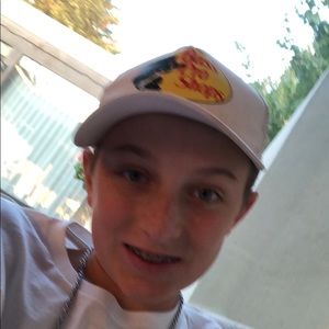 Meet your Posher, Max